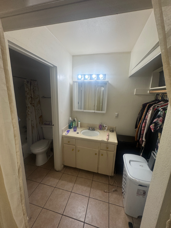 1025 N Madison St #9 - Photo 2 of 5
