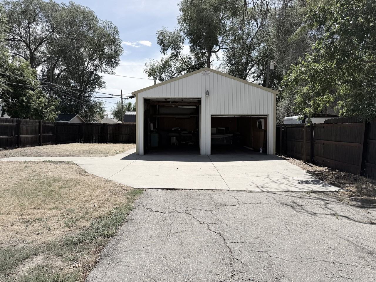 1195 W Iola Ave - Photo 4 of 19