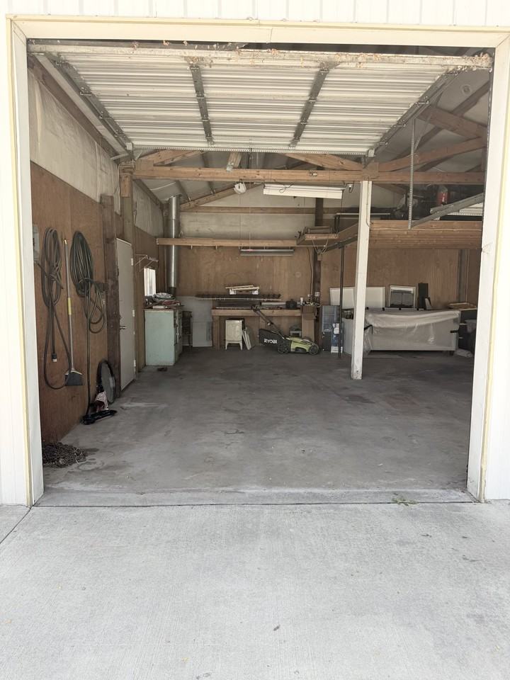 1195 W Iola Ave - Photo 5 of 19