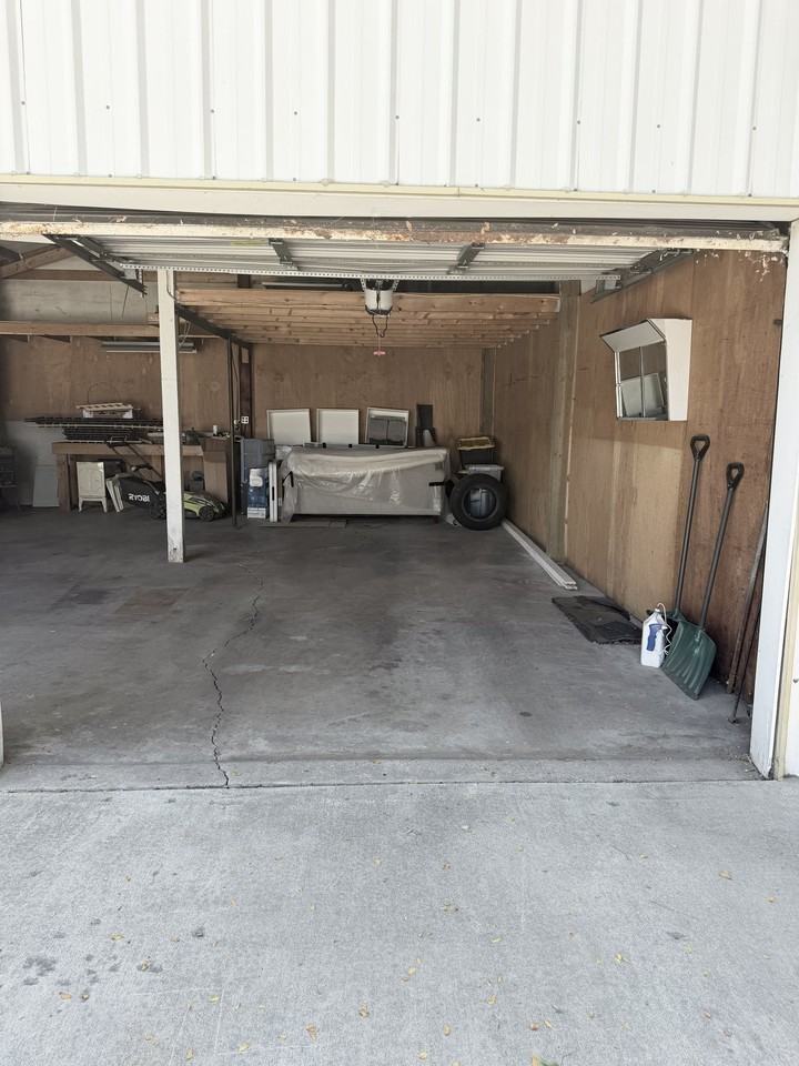 1195 W Iola Ave - Photo 6 of 19