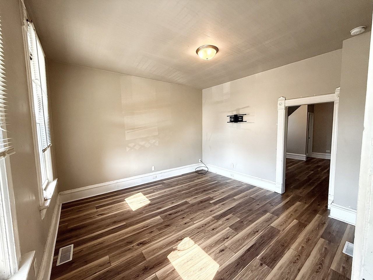 1503 Roberts Ave - Photo 2 of 16