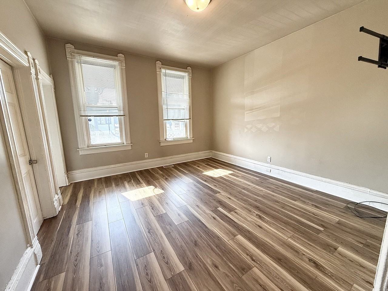 1503 Roberts Ave - Photo 3 of 16