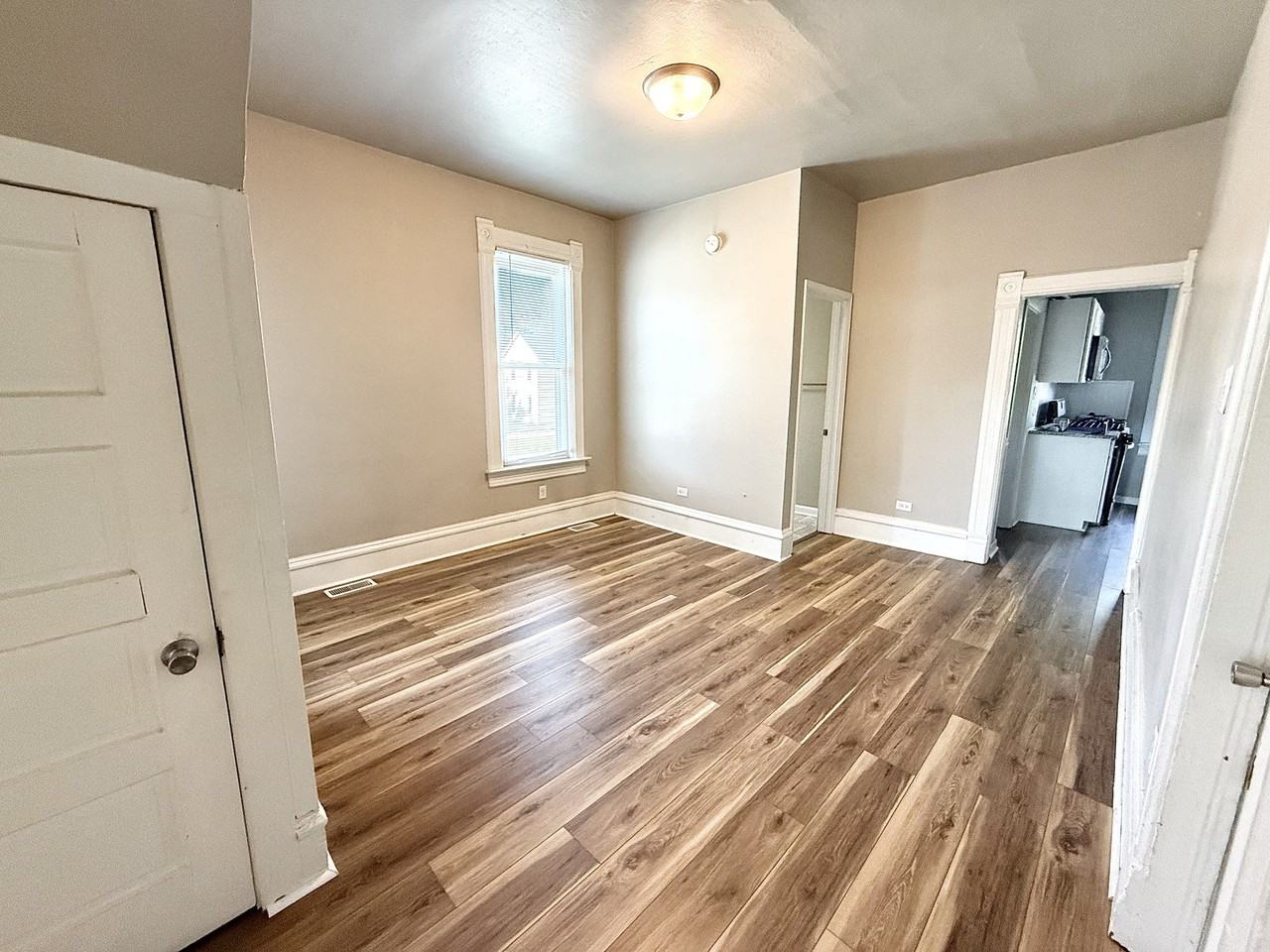 1503 Roberts Ave - Photo 4 of 16