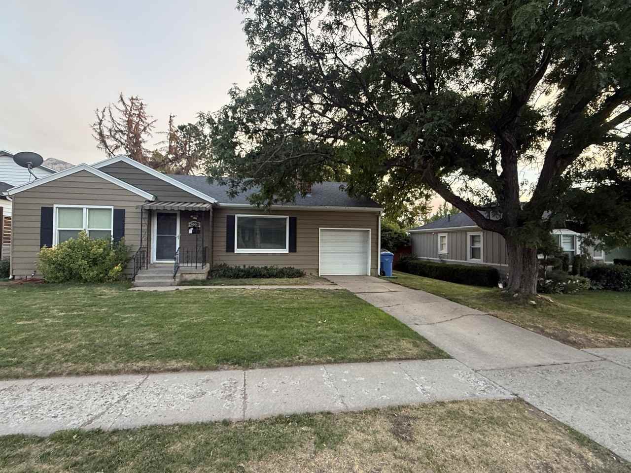 2998 E Louise Ave - Photo 2 of 13