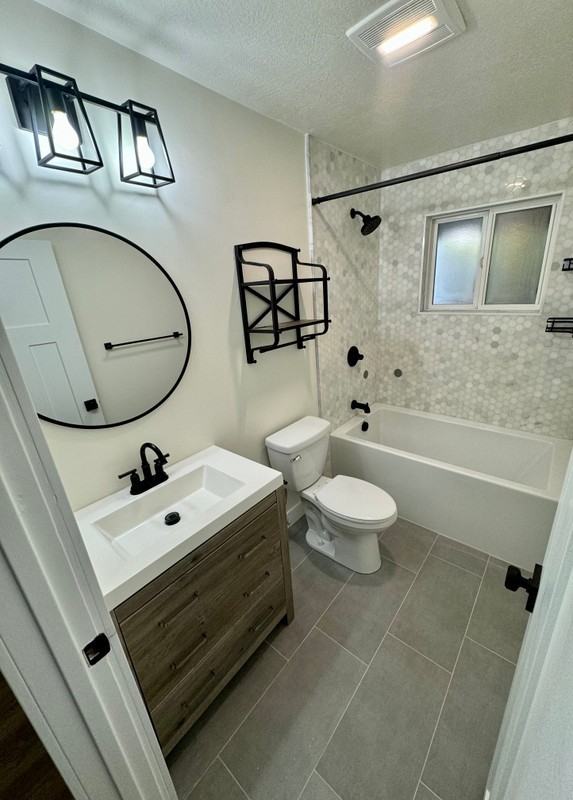 445 E St - Photo 5 of 32