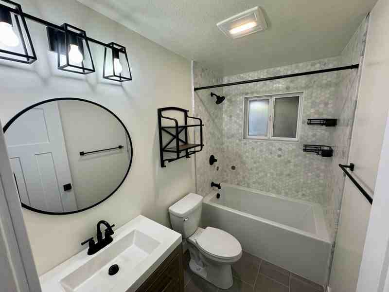 445 E St - Photo 6 of 32