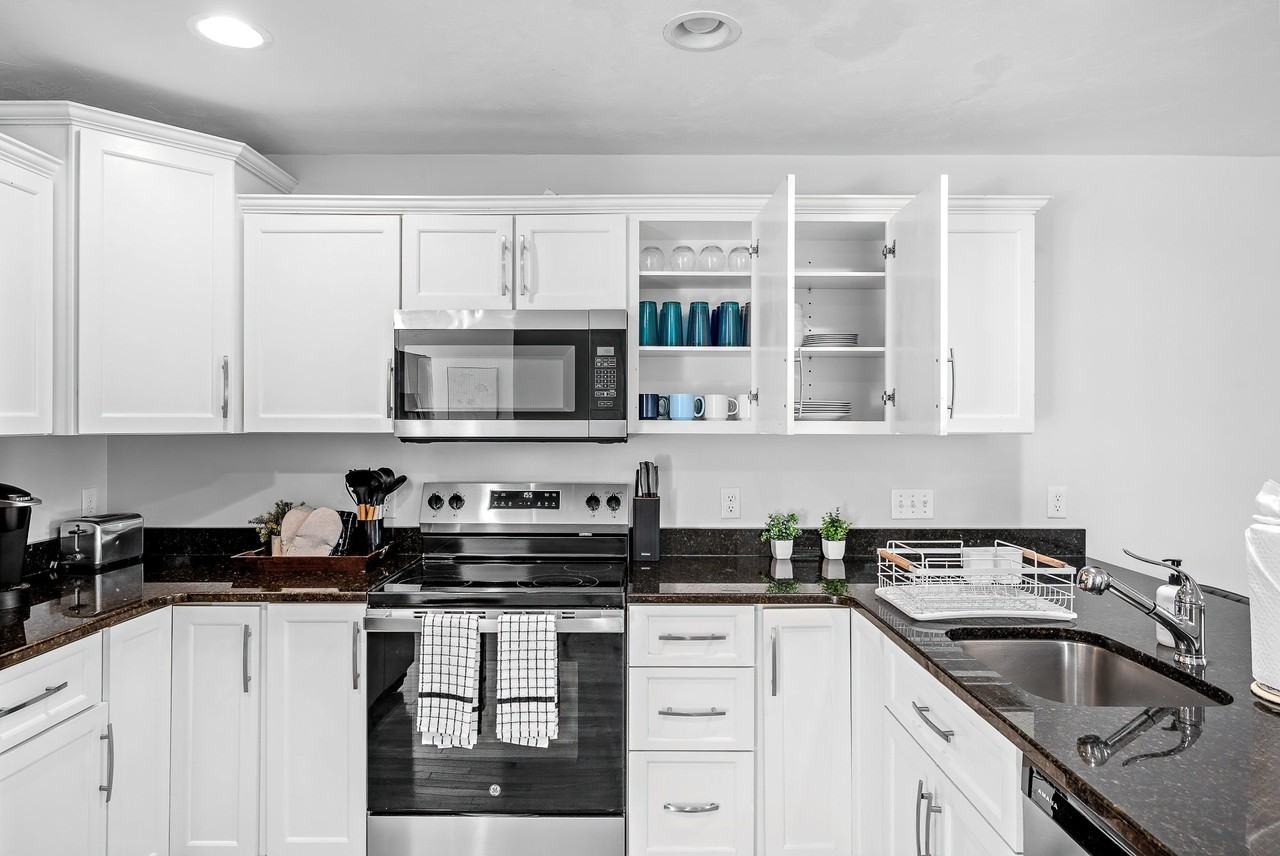 73 Townsend St - Photo 2 of 28