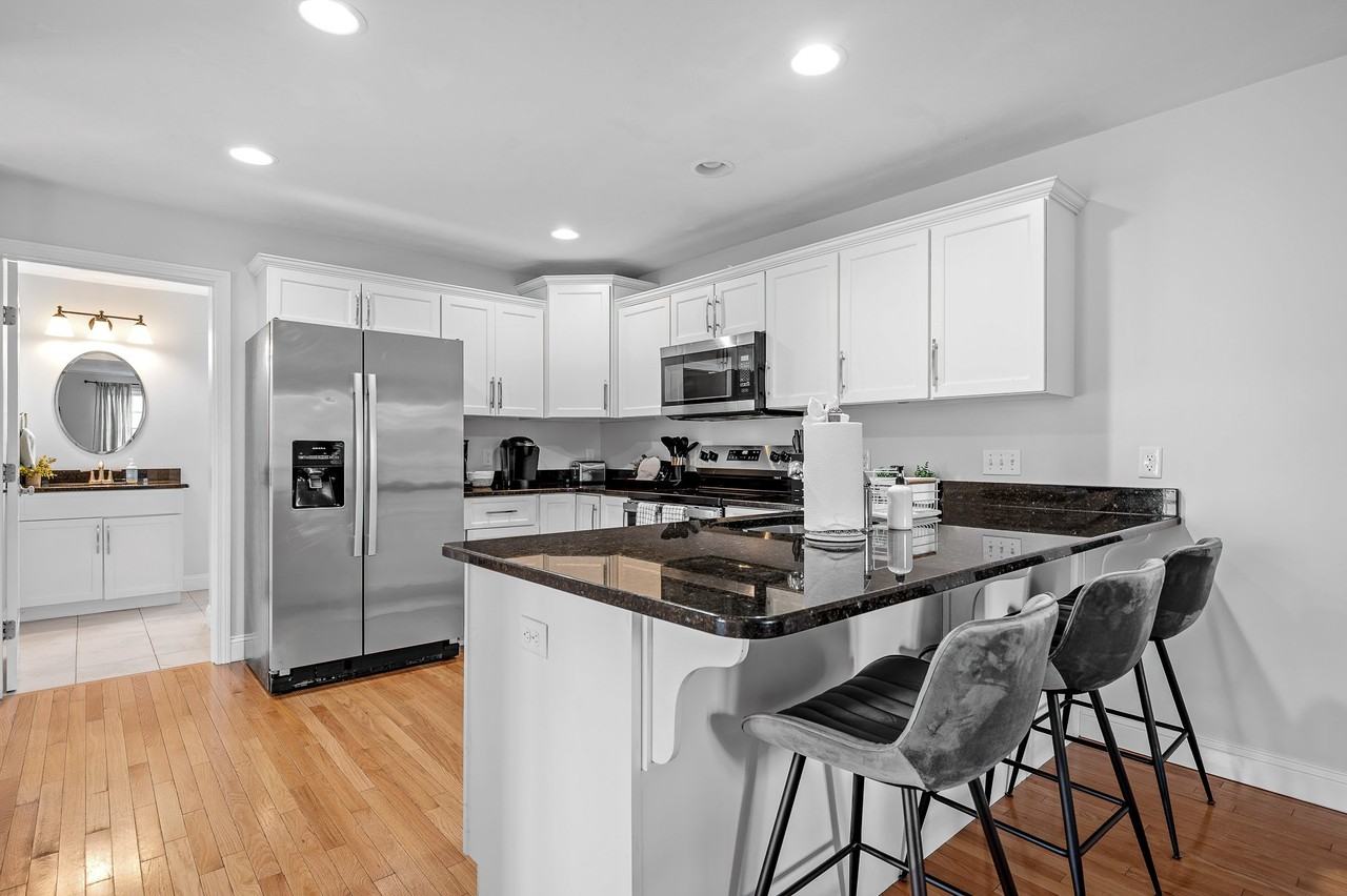 73 Townsend St - Photo 3 of 28