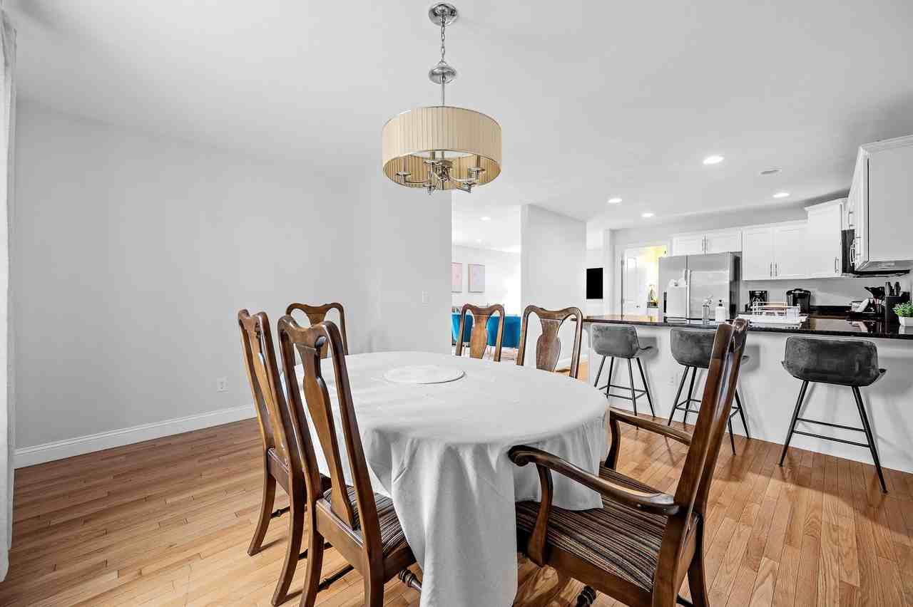 73 Townsend St - Photo 4 of 28