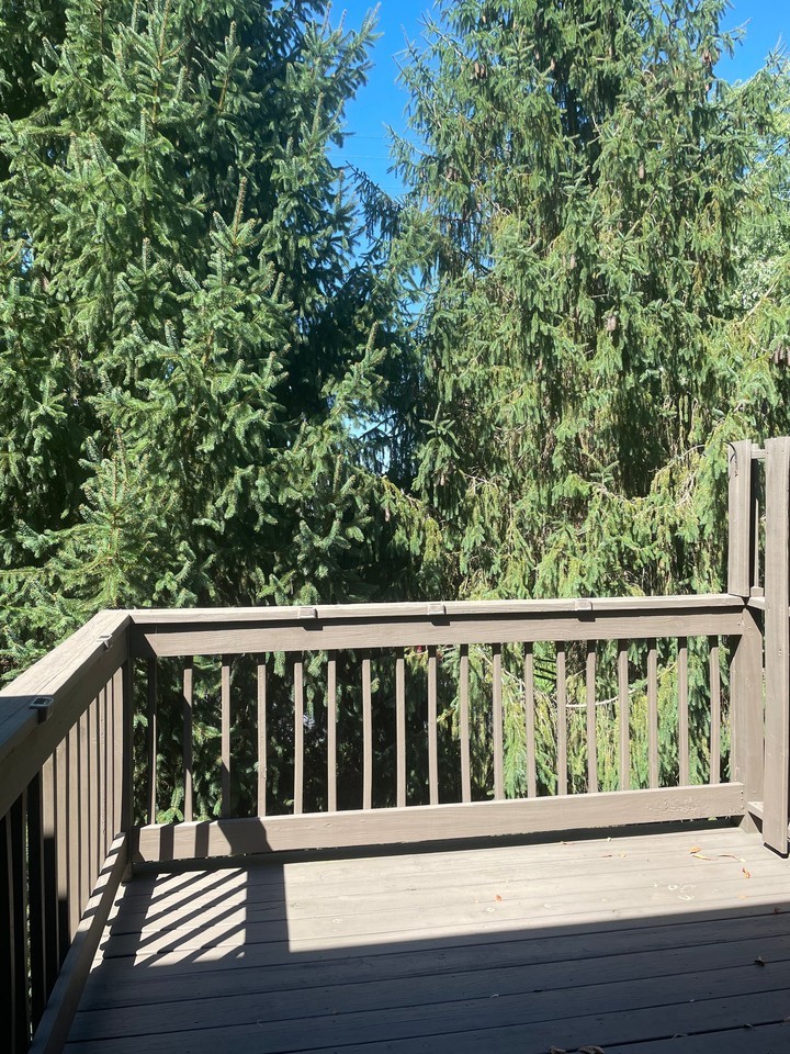 24 Parkside Dr - Photo 2 of 50