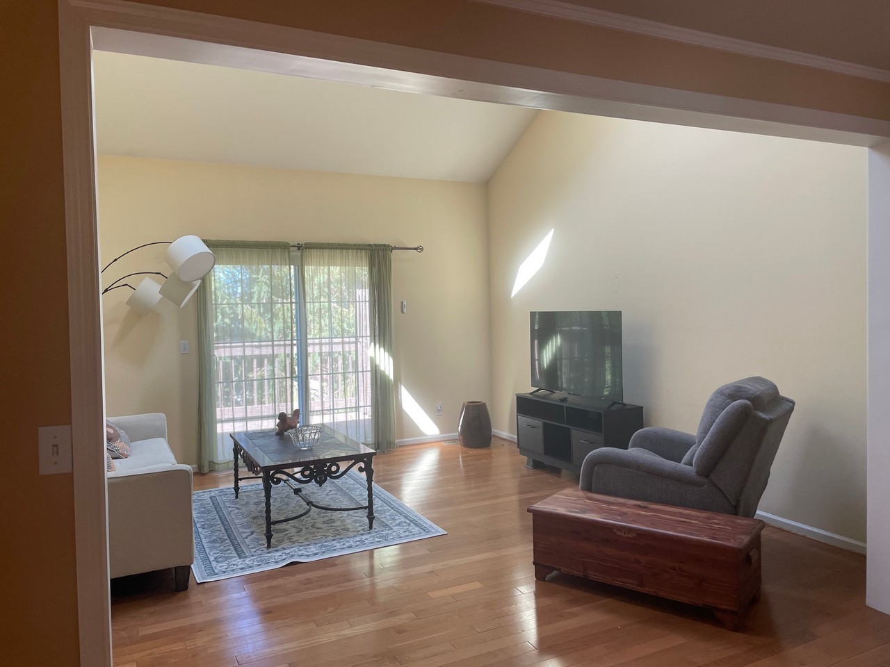 24 Parkside Dr - Photo 5 of 50