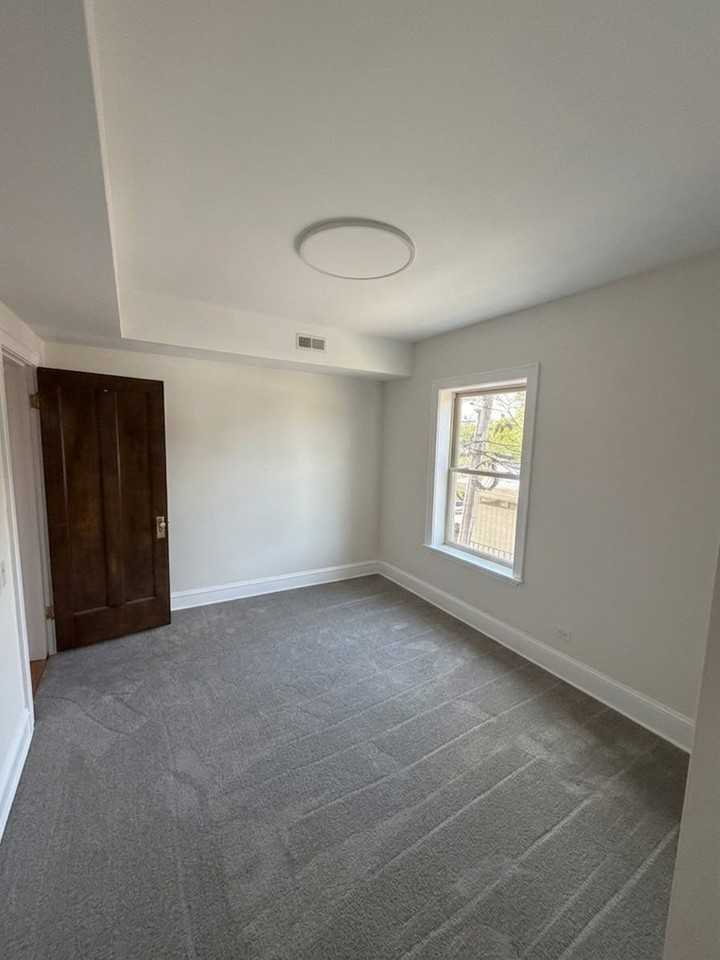 5943 N Washtenaw Ave #2 - Photo 7 of 12