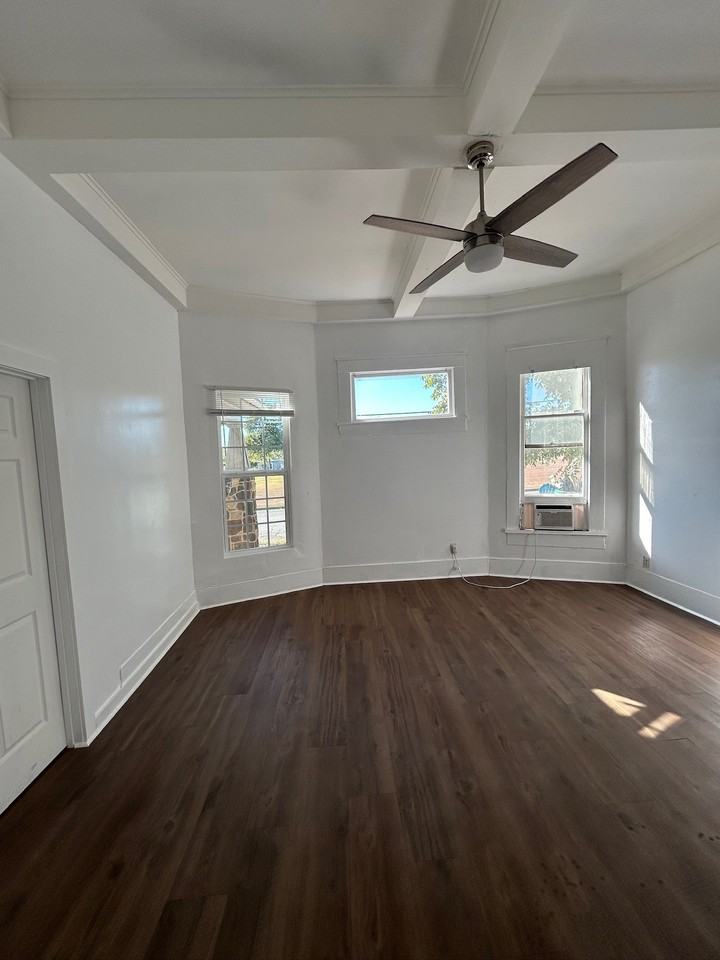 315 Andrews St #A - Photo 3 of 5