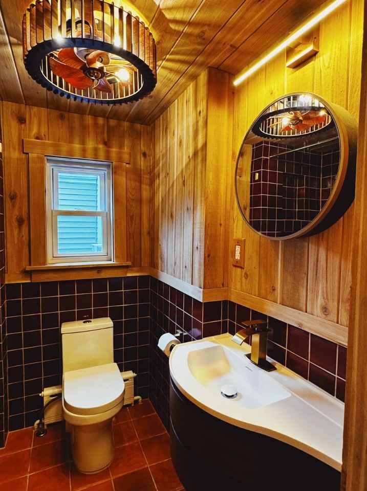 649 S Queen St - Photo 5 of 28