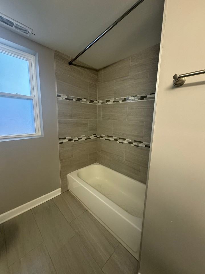 5607 S Throop St #3 - Photo 5 of 9