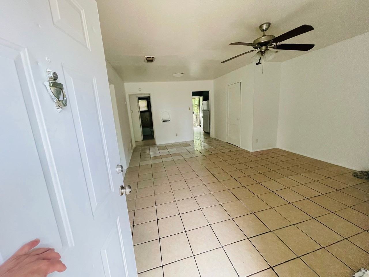 1504 Duncan Ave - Photo 7 of 12