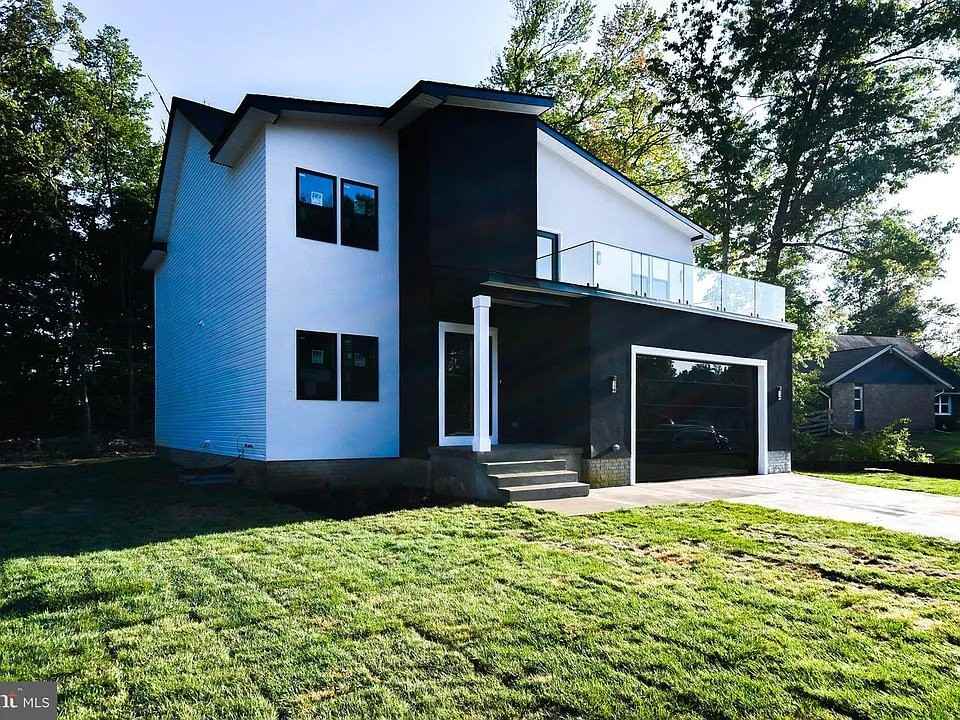 1 Ayrwood Ln - Photo 2 of 35