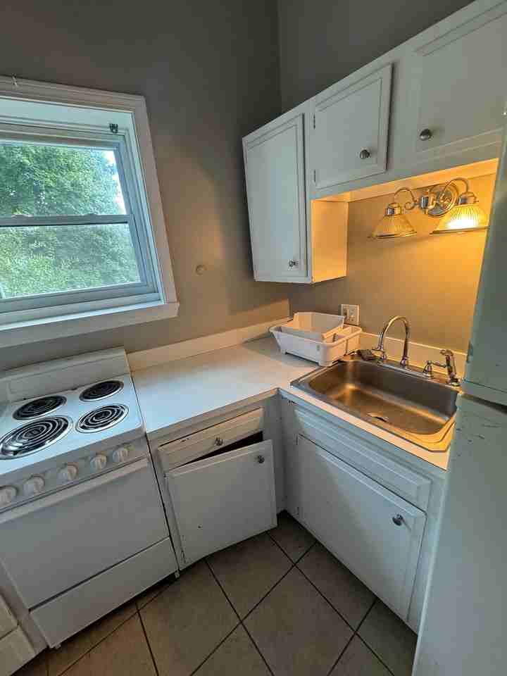 108 Brook St #108 - Photo 3 of 16