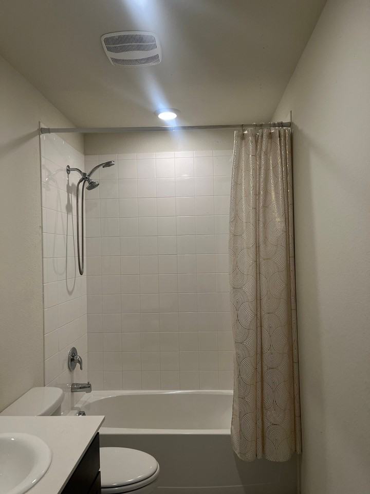 216 Samuel St - Photo 5 of 20