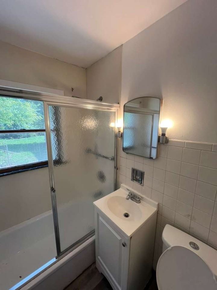 5262 N 50th St - Photo 5 of 7