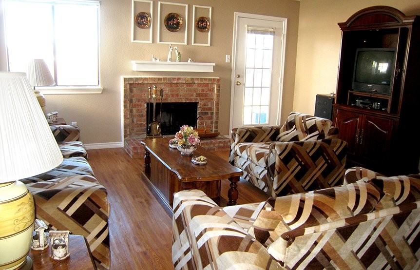 2406 High Hollow Dr - Photo 4 of 20