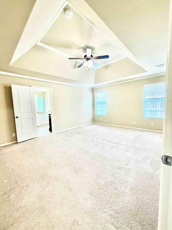 13422 S 19th Ct - Photo 5 of 20