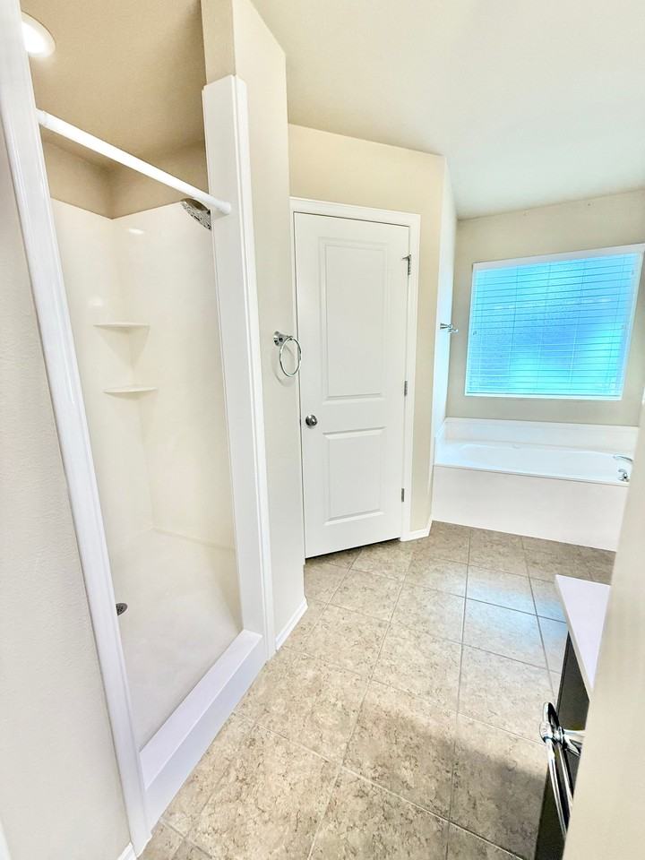 13422 S 19th Ct - Photo 6 of 20
