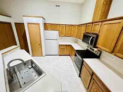 13402 106th Ave E #13402 - Photo 4 of 19