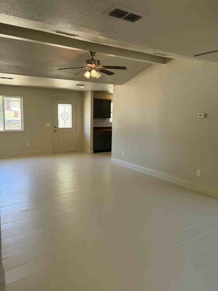 301 West Mulberry Street - Photo 4 of 25