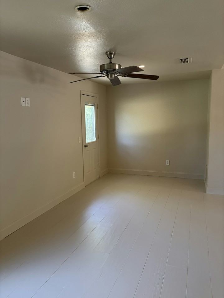 301 West Mulberry Street - Photo 7 of 25
