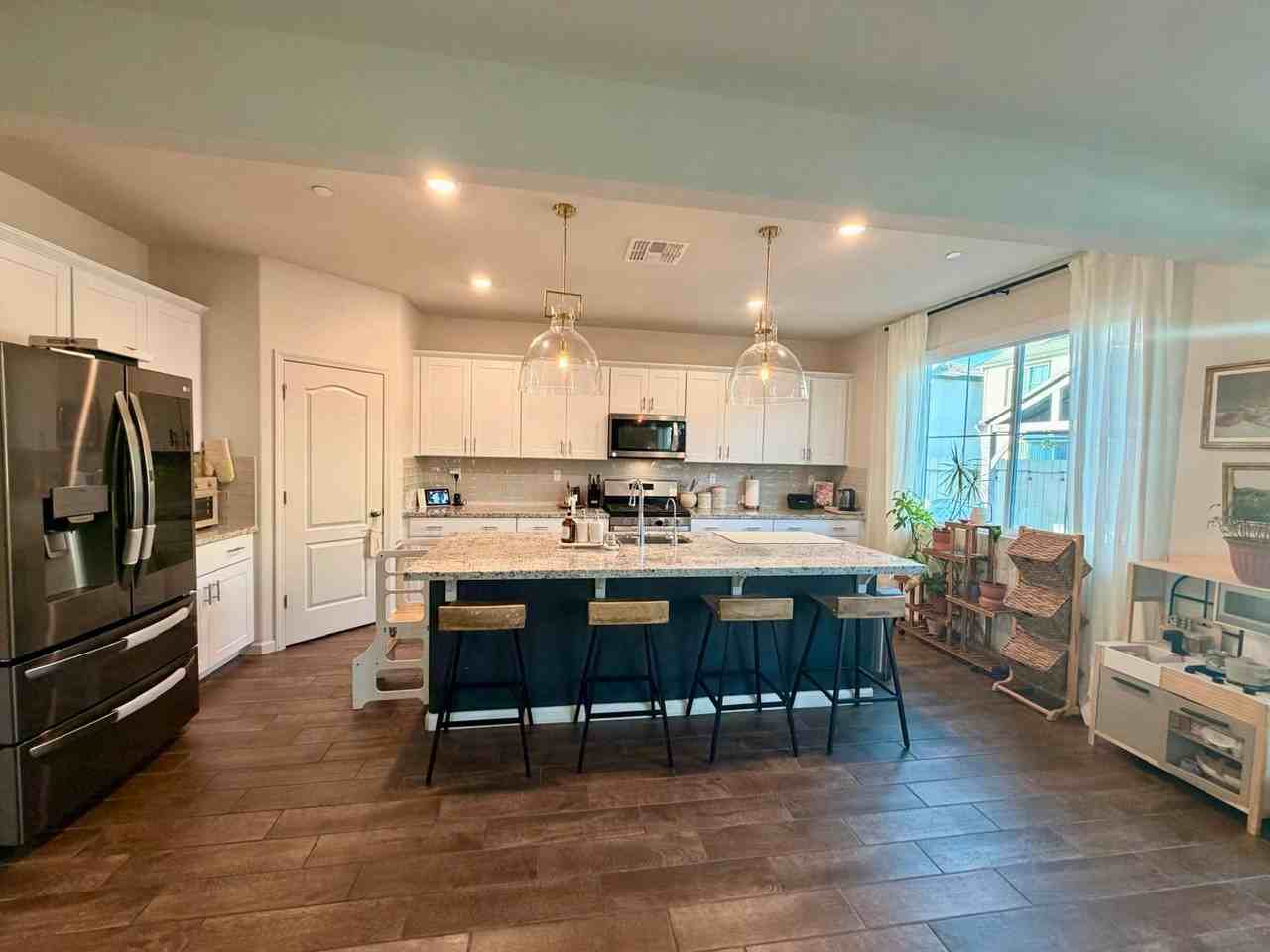 3018 Kenwood Circle - Photo 4 of 18