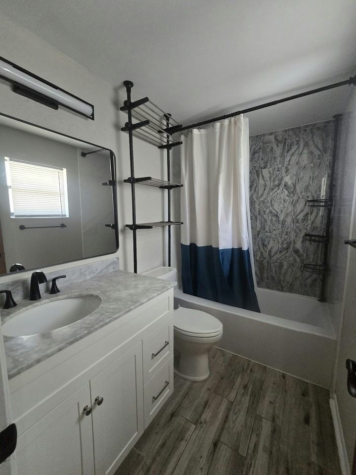 4901 Dewey Rose Court - Photo 5 of 11