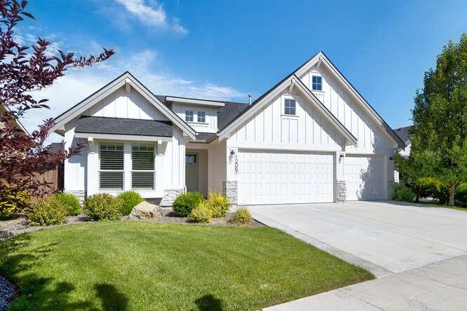 12067 N 19th Ave #1