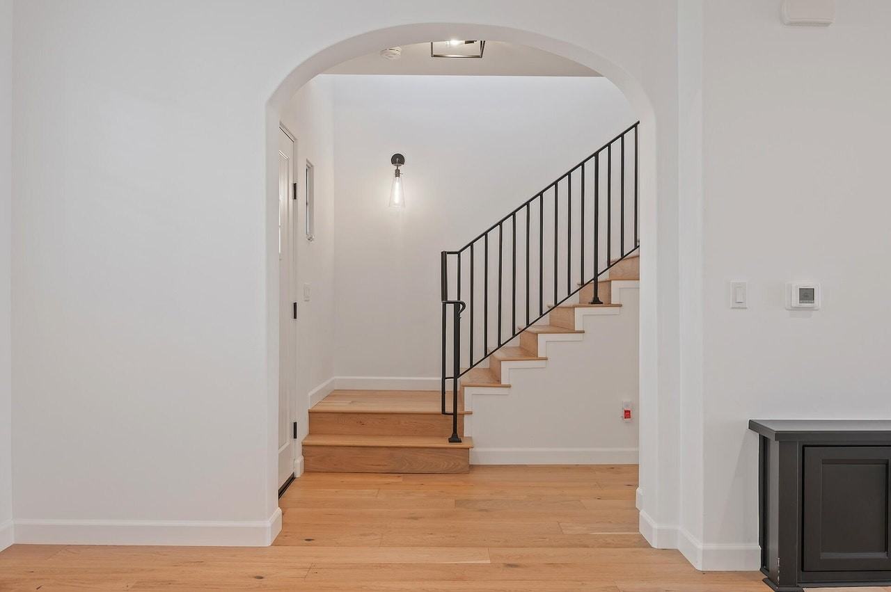 105 West De La Guerra Street, Unit Y - Photo 5 of 25