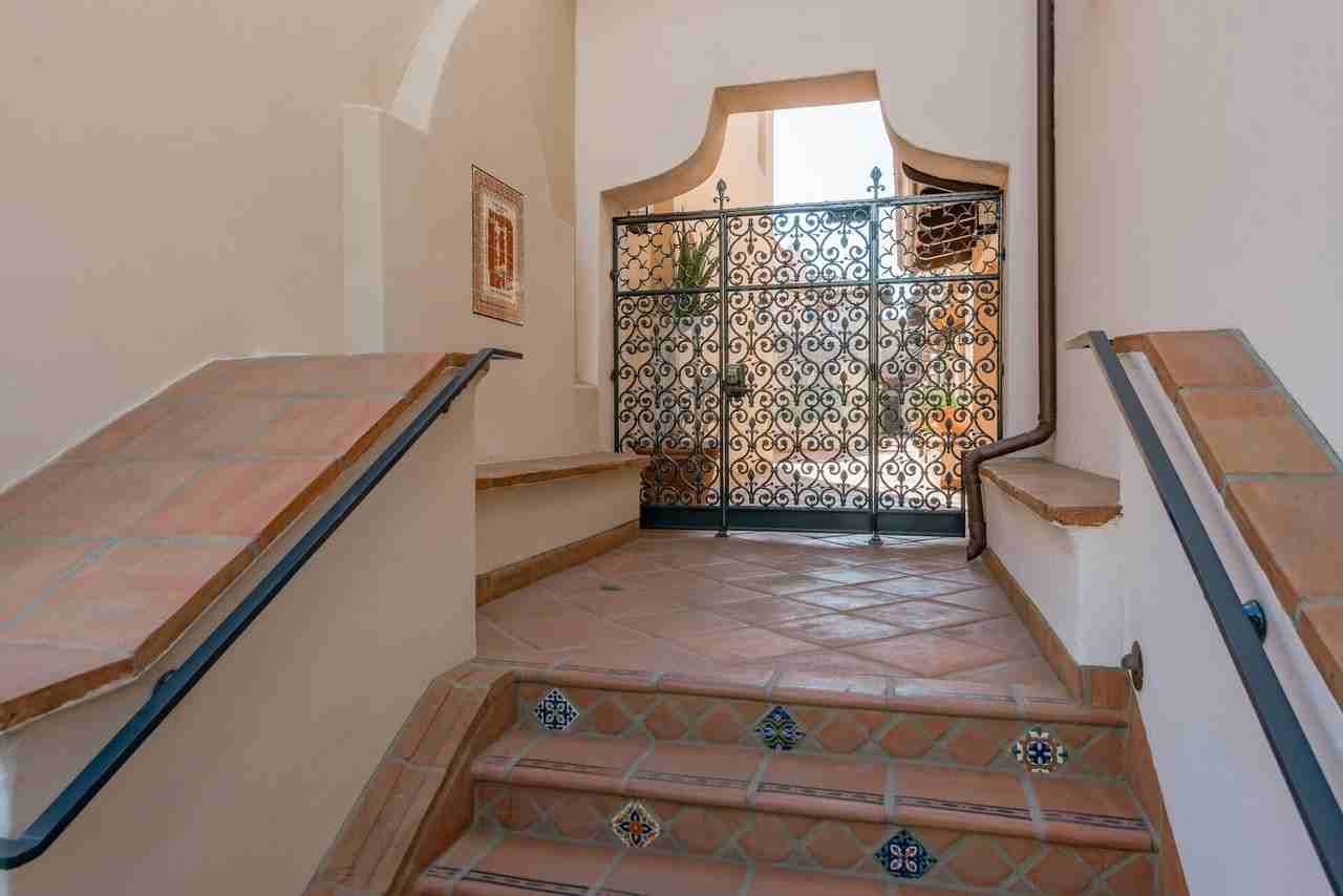 105 West De La Guerra Street, Unit Y - Photo 6 of 25