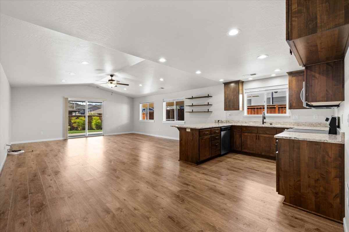 507 Snyder Dr #1 - Photo 4 of 22
