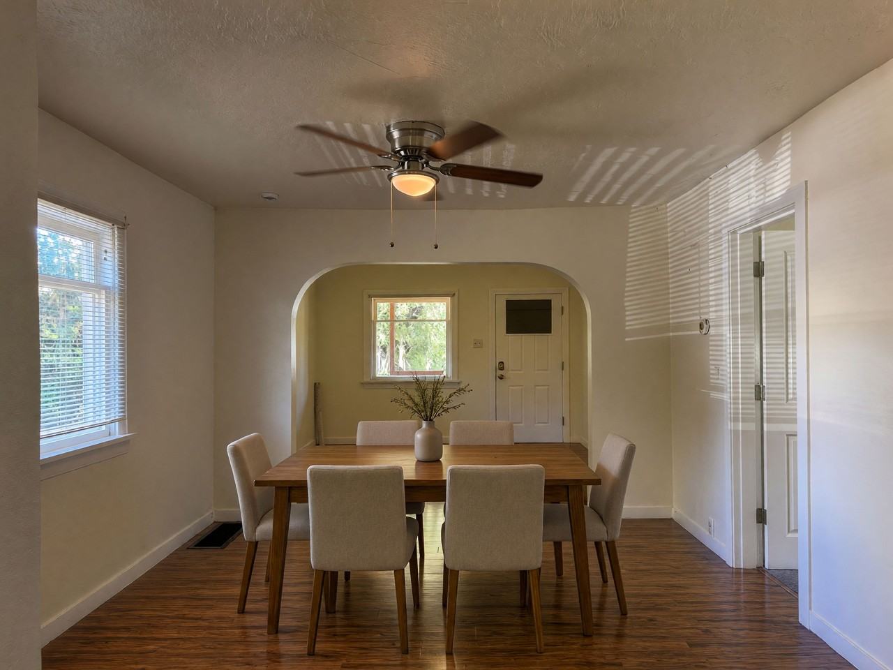 2707 Se 98th Ave #1 - Photo 3 of 11