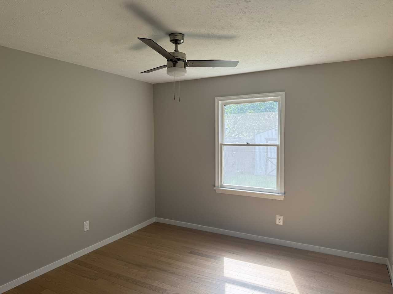 21 N Mapleleaf Ave #1 - Photo 3 of 7
