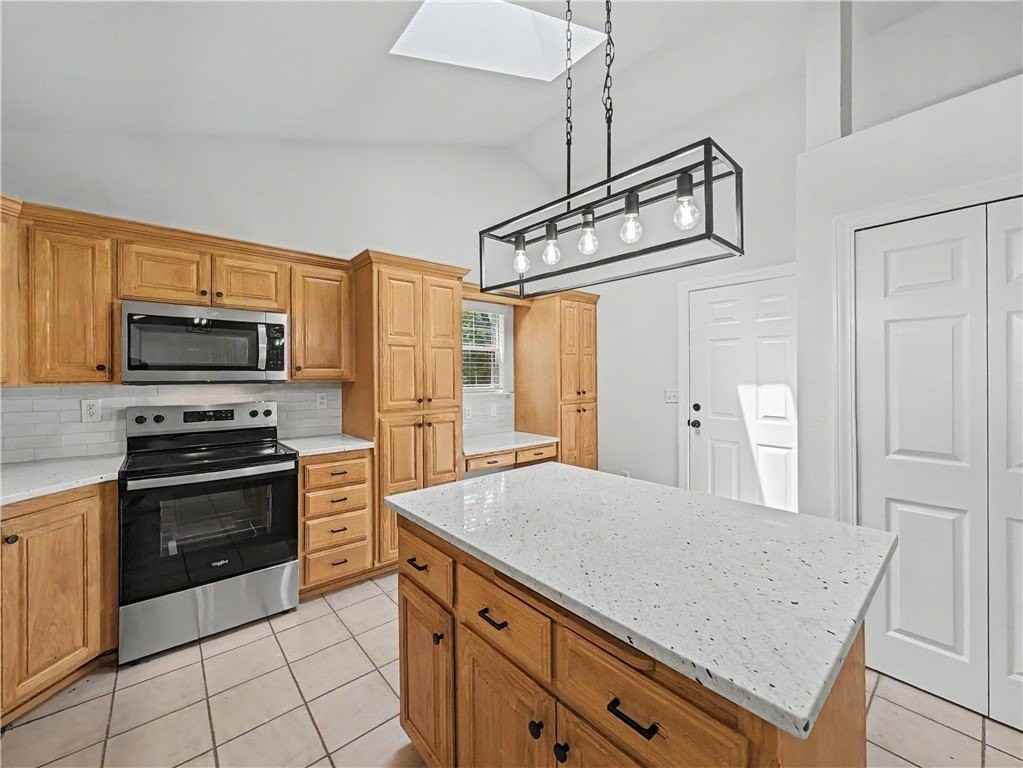 11 Ettington Dr - Photo 4 of 25