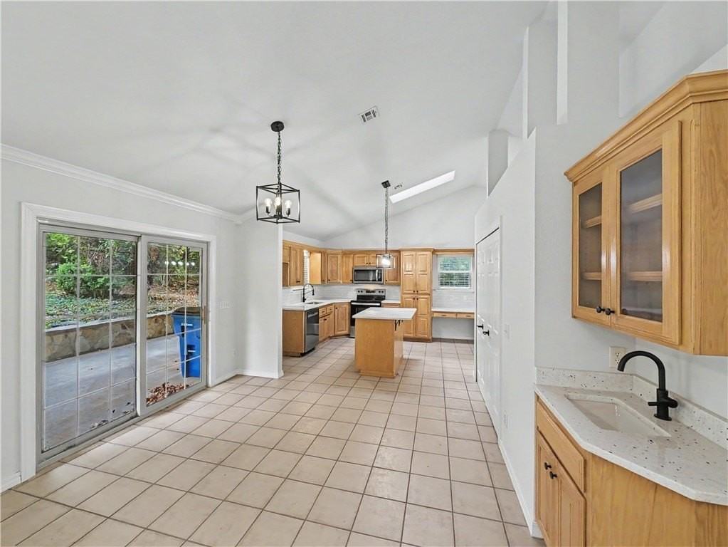11 Ettington Dr - Photo 6 of 25