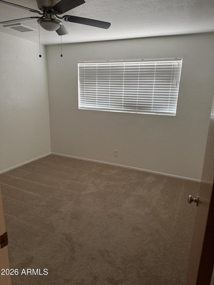2426 W Echo Ln - Photo 7 of 19
