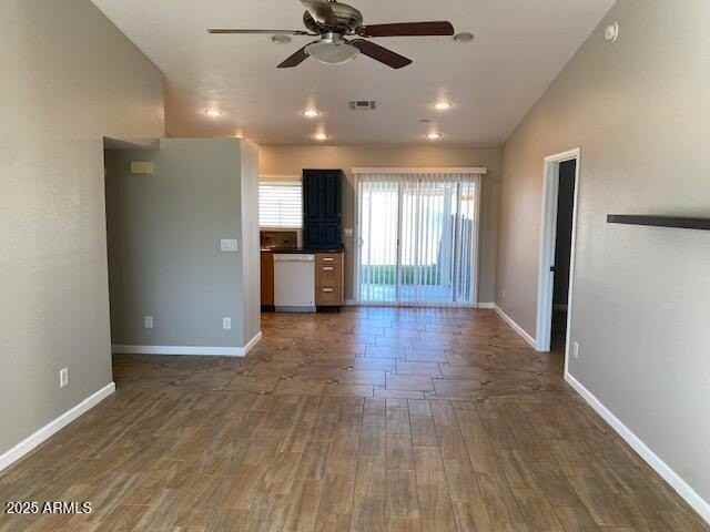 9342 W Mission Ln - Photo 2 of 12