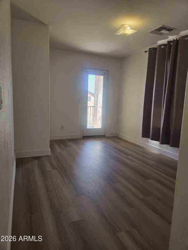 1442 E Mobile Ln - Photo 5 of 15