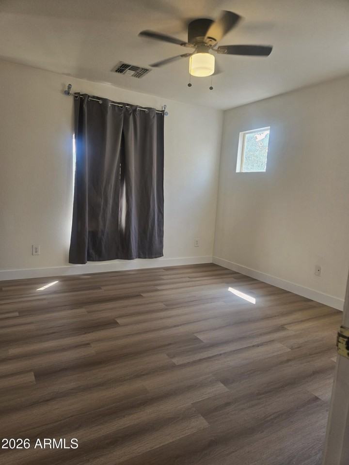 1442 E Mobile Ln - Photo 6 of 15