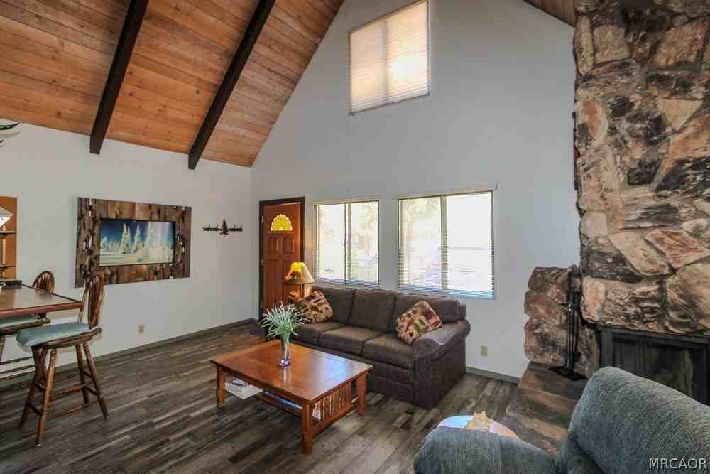 538 E Meadow Ln - Photo 5 of 21