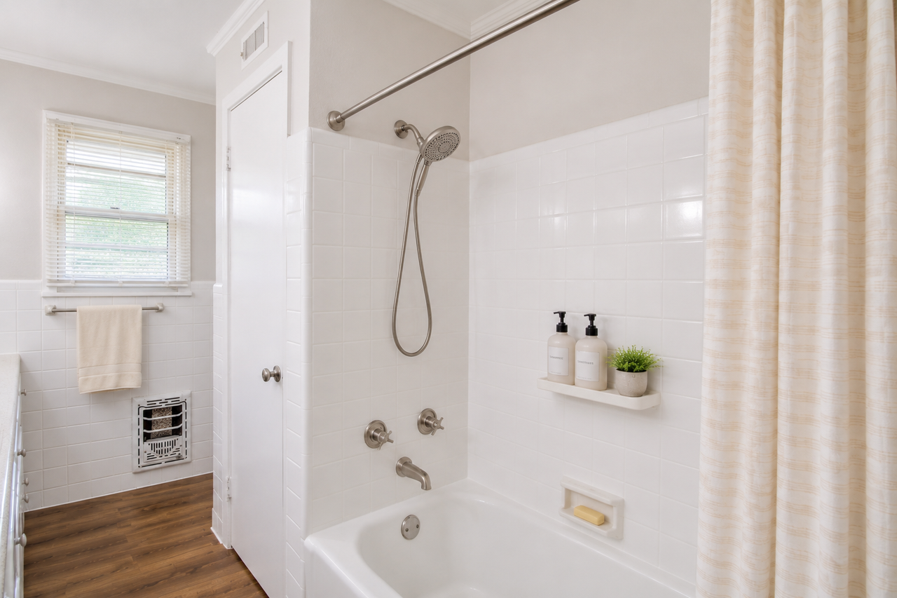 2400 Hampstead Ln #1 - Photo 6 of 37