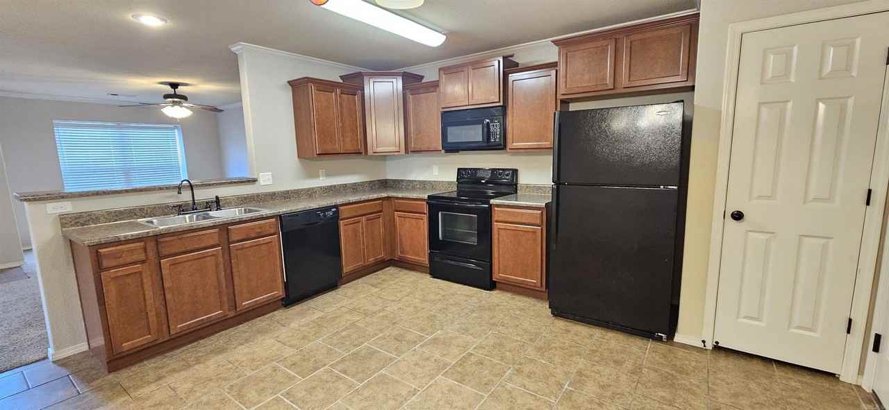 14815 Parkway Meadows Dr - Photo 6 of 16