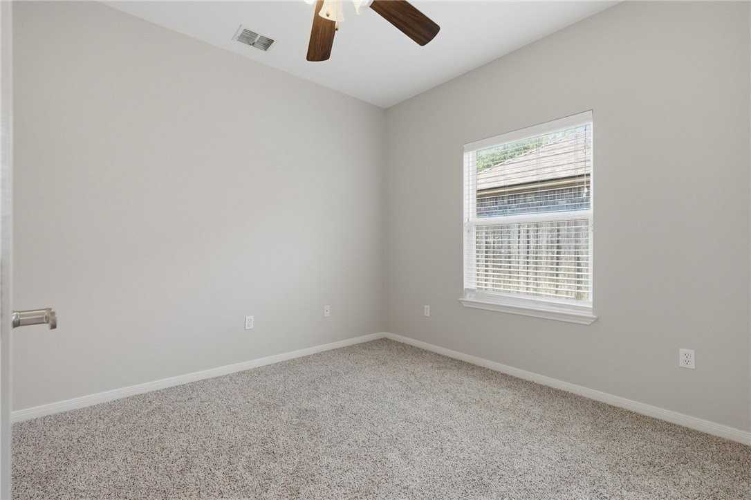 313 San Rafael Dr - Photo 6 of 29