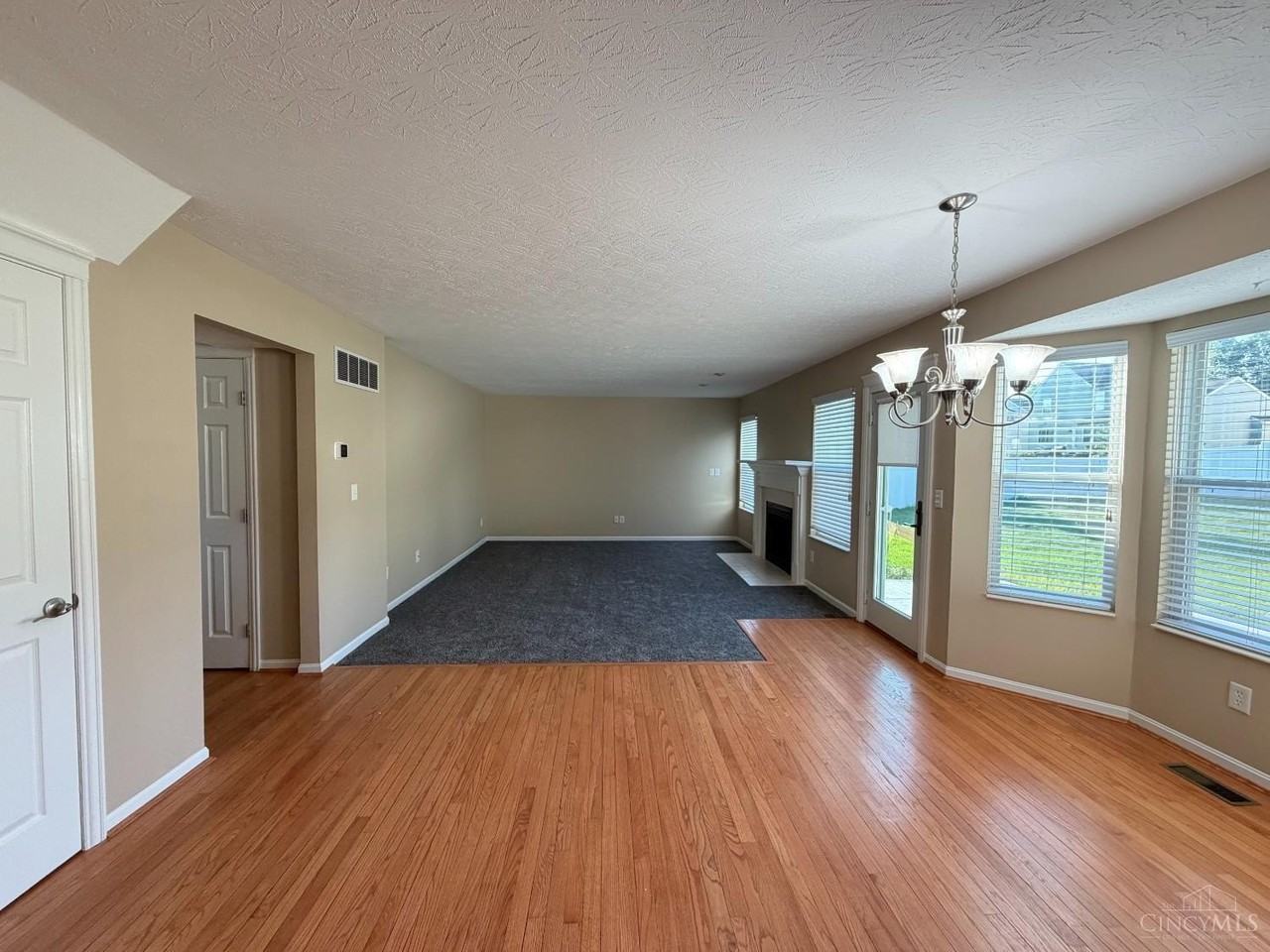7801 Livingston Ct - Photo 5 of 20