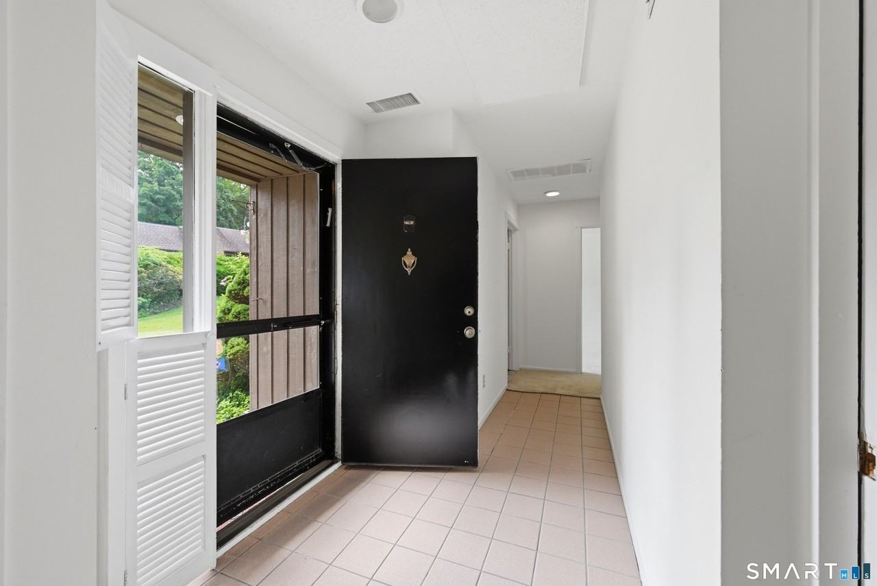491 Heritage Vlg Unit B - Photo 5 of 33